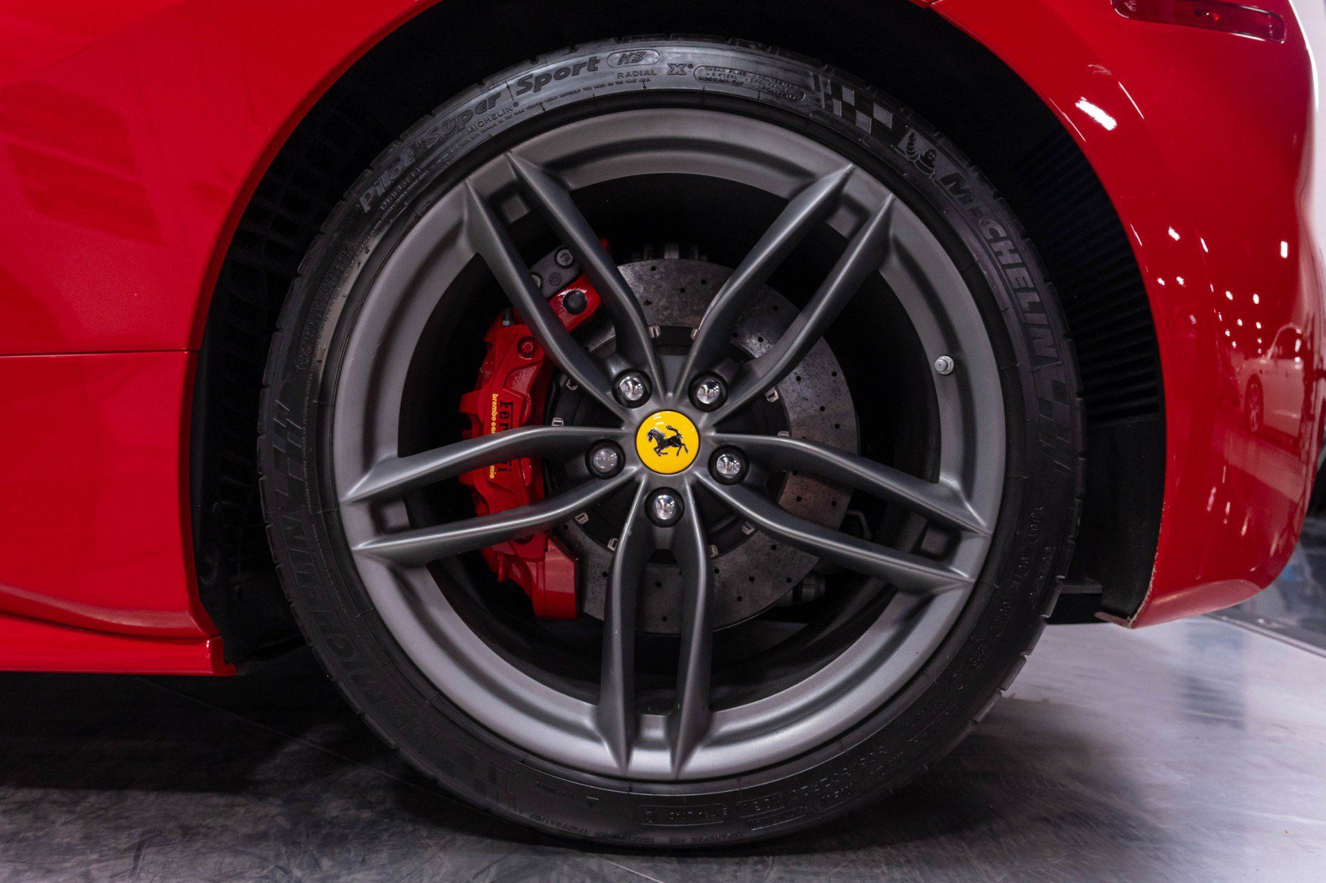 Used 2018 Ferrari 488 GTB RWD image 46