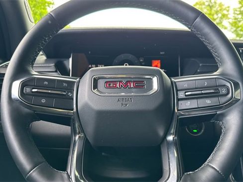 Used 2025 GMC Acadia Elevation image 24