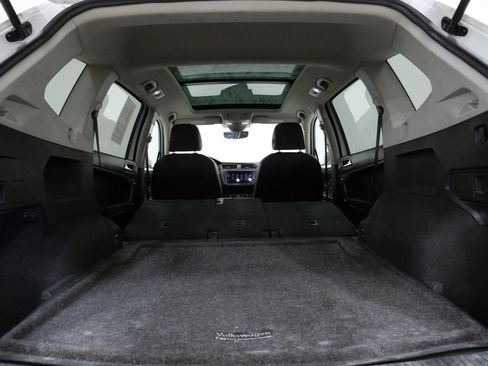 Used 2022 Volkswagen Tiguan SE AWD/4WD image 30