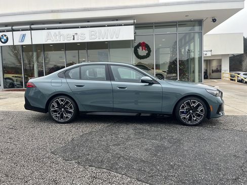 Used 2026 BMW 530i w/ M Sport Package image 9