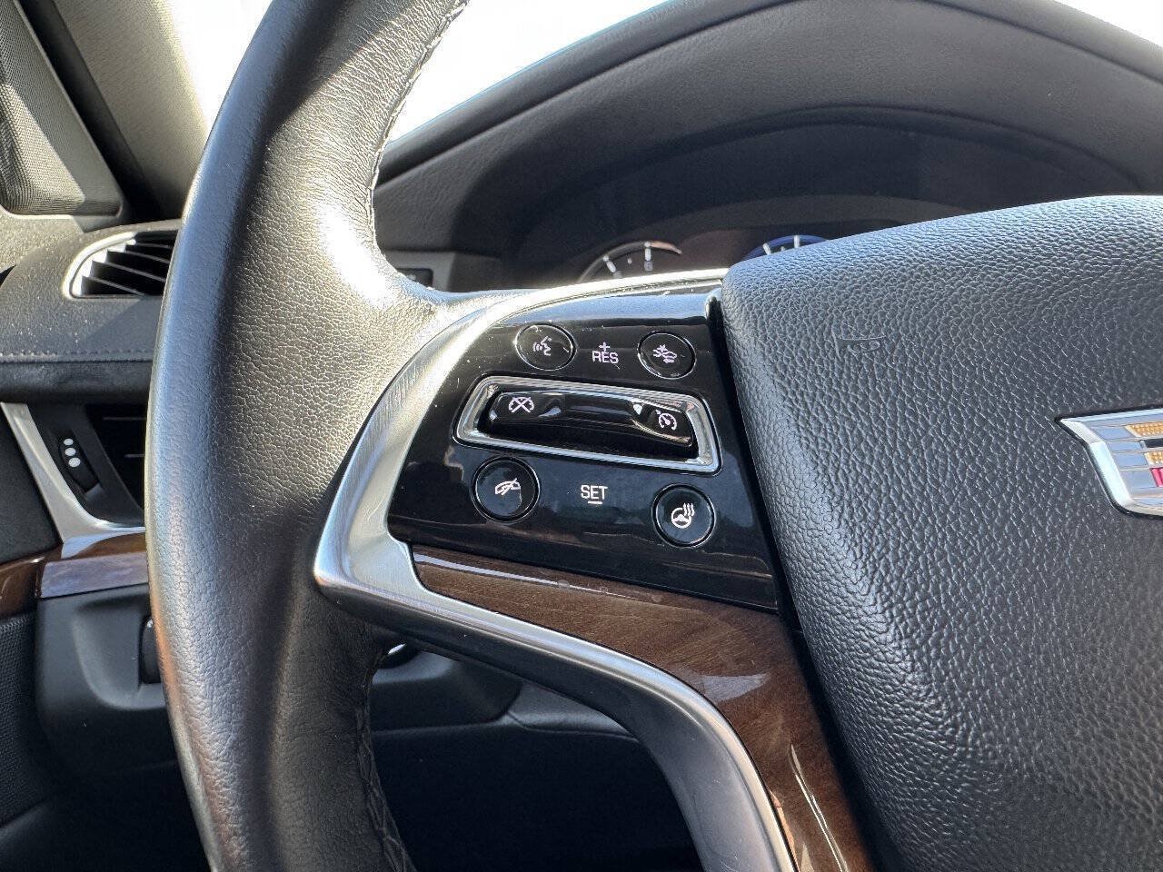 Used 2020 Cadillac Escalade Premium Luxury AWD/4WD image 41