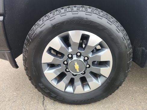 Used 2023 Chevrolet Silverado 2500 Custom w/ Custom Value Package image 40