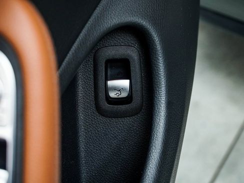 Used 2017 Mercedes-Benz C 300 4MATIC Cabriolet image 38