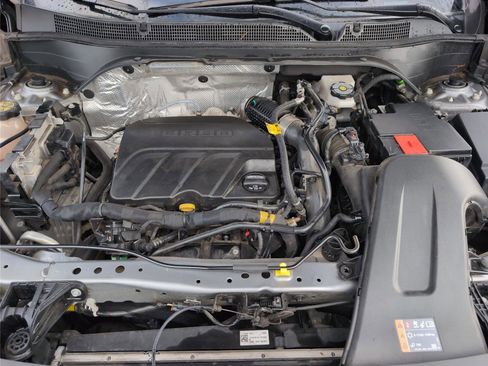 Used 2024 Chevrolet Trax RS w/ Sunroof Package image 17