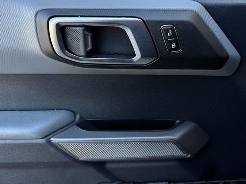 Used 2023 Ford Bronco Black Diamond image 10