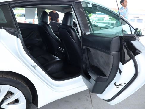 Used 2023 Tesla Model 3 Standard Range RWD image 29