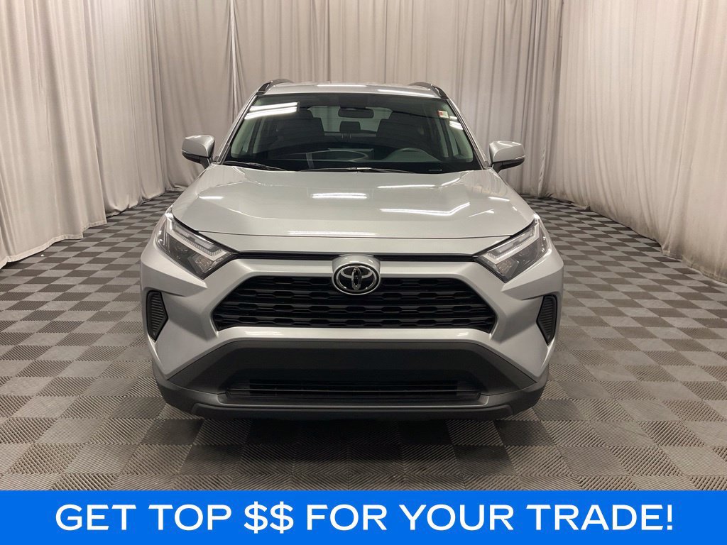 Used 2025 Toyota RAV4 XLE AWD/4WD image 3