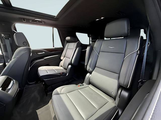 Used 2022 Cadillac Escalade Premium Luxury AWD/4WD image 26