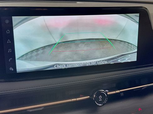 Used 2023 Nissan Ariya VENTURE+ image 22