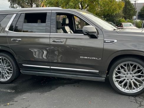Used 2021 GMC Yukon Denali w/ Advanced Technology Package image 2