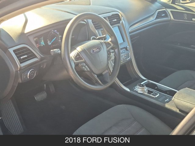Used 2018 Ford Fusion SE w/ Fusion SE Technology Package FWD image 11