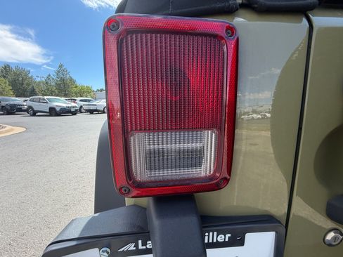 Used 2013 Jeep Wrangler Sport AWD/4WD image 28