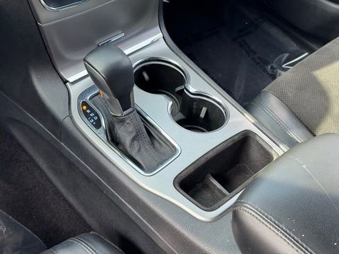 Used 2018 Jeep Grand Cherokee Altitude image 16