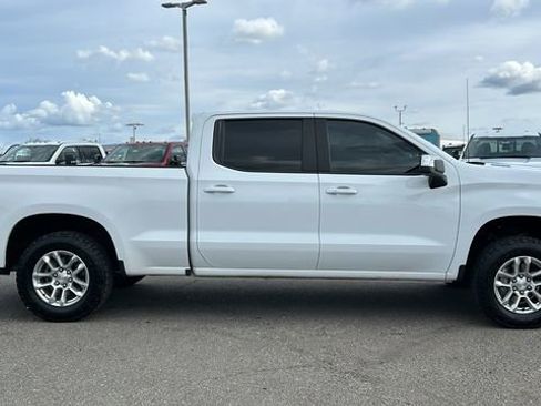 Used 2024 Chevrolet Silverado 1500 LT image 2
