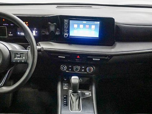 Used 2025 Nissan Kicks S image 14