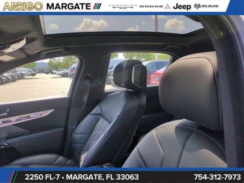 Used 2024 BMW 740i RWD image 21