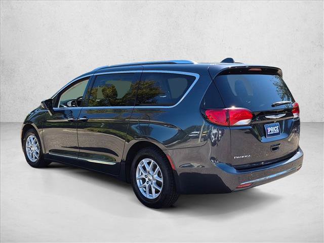 Used 2020 Chrysler Pacifica Touring-L FWD image 8