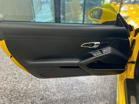 Used 2020 Porsche 718 Cayman S image 17
