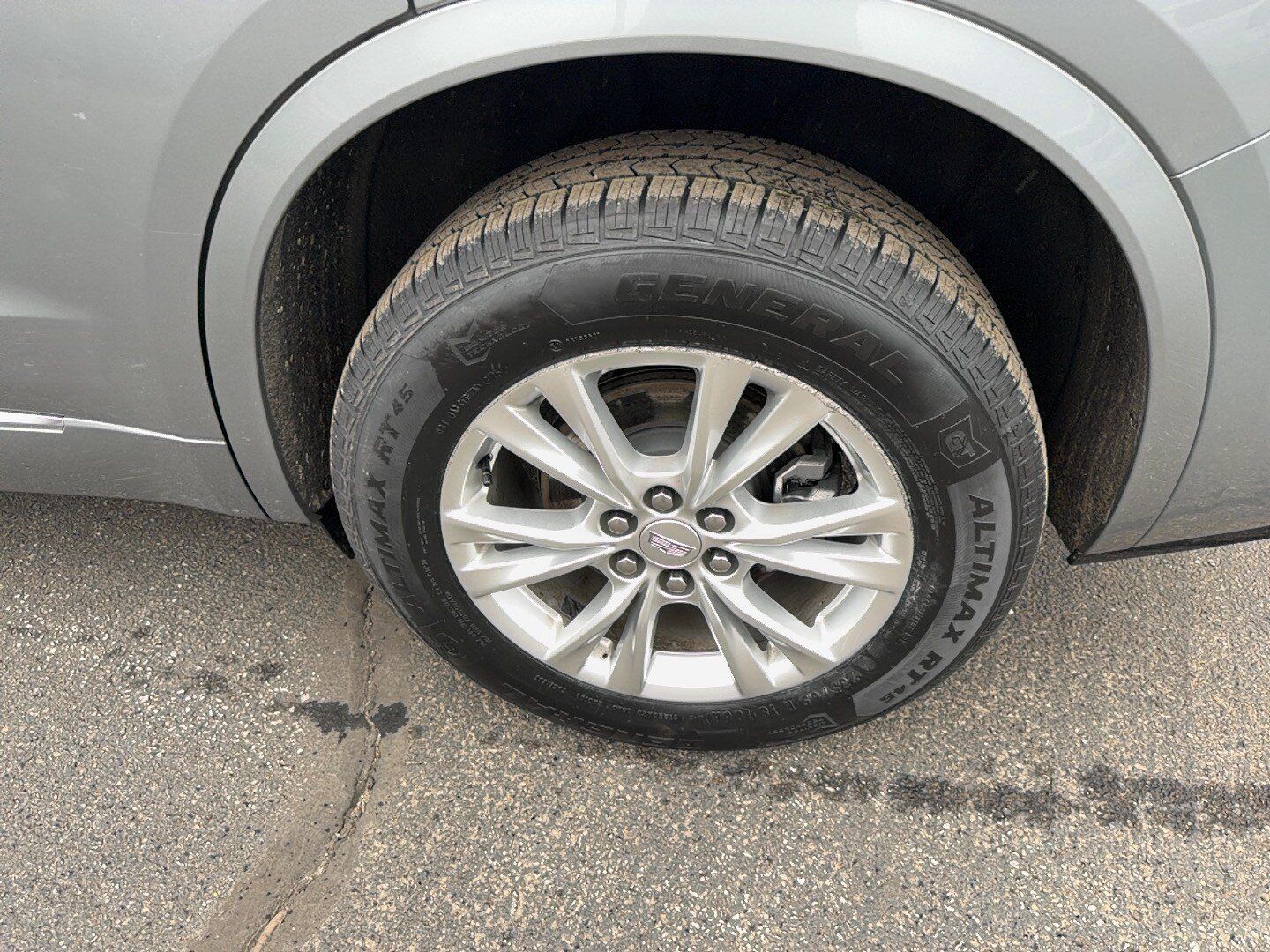 Used 2024 Cadillac XT6 Luxury w/ LPO, Floor Liner Package AWD/4WD image 9