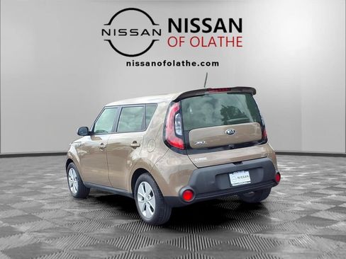 Used 2015 Kia Soul FWD image 3