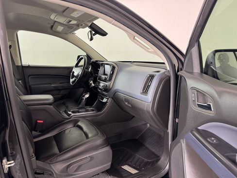 Used 2022 Chevrolet Colorado Z71 w/ Z71 Midnight Edition AWD/4WD image 45