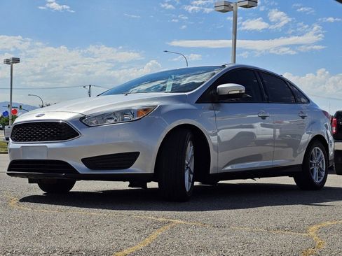 Used 2017 Ford Focus SE FWD image 8