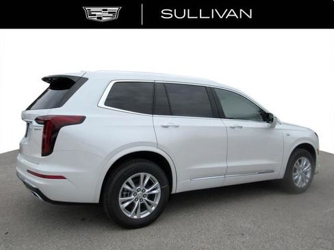 New 2025 Cadillac XT6 Luxury image 6