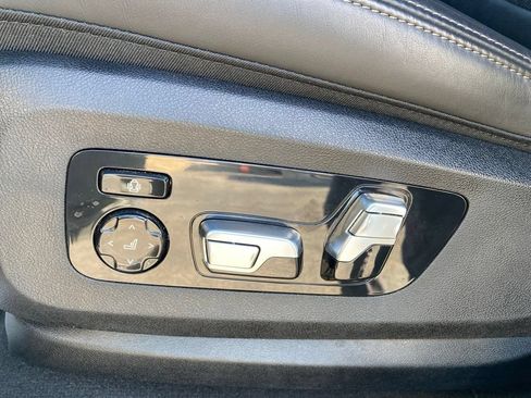 Used 2025 BMW X6 M60i AWD/4WD image 12