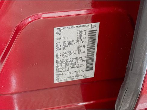 Used 2023 Nissan Pathfinder SL w/ Black Appearance Package image 32