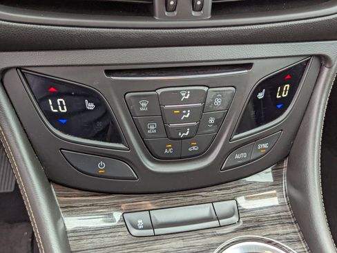 Certified 2016 Buick Envision Premium AWD/4WD image 25