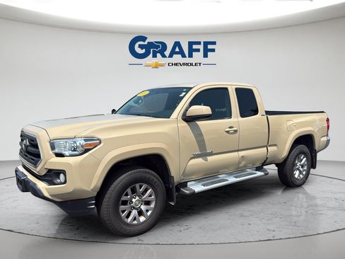 Used 2016 Toyota Tacoma SR5 w/ SR5 Appearance Package (SN) AWD/4WD image 13