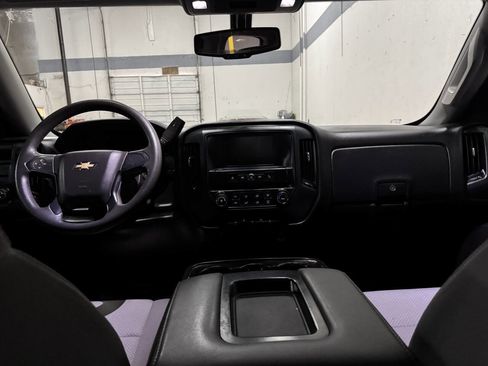 Used 2018 Chevrolet Silverado 1500 Custom w/ Custom Value Package image 19