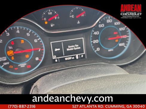 Used 2017 Chevrolet Cruze LT FWD image 1