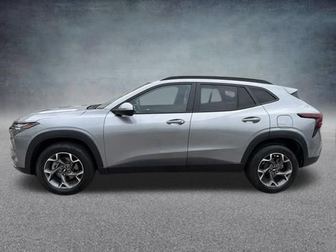 Used 2024 Chevrolet Trax LT FWD image 10