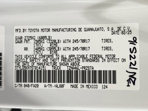 Used 2025 Toyota Tacoma SR image 34