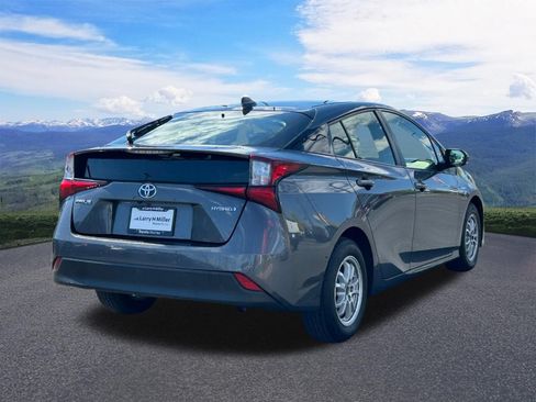 Used 2022 Toyota Prius LE FWD image 5