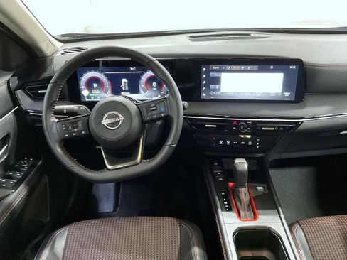 Certified 2025 Nissan Kicks SR FWD image 13