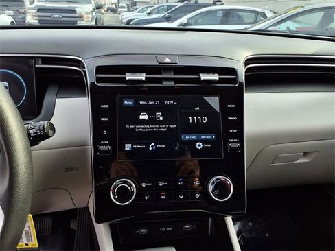Certified 2024 Hyundai Tucson SE image 18