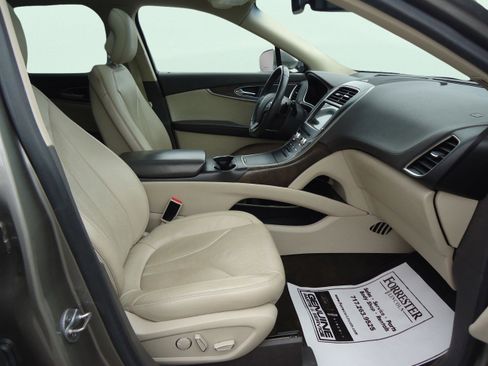 Used 2016 Lincoln MKX Reserve w/ Climate Package image 25