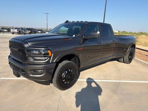 Used 2022 RAM 3500 Limited AWD/4WD image 9