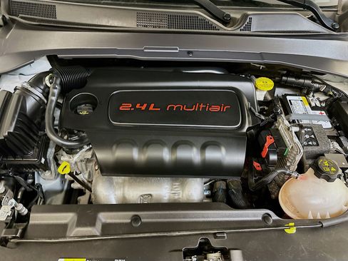 Used 2022 Jeep Compass Limited image 33