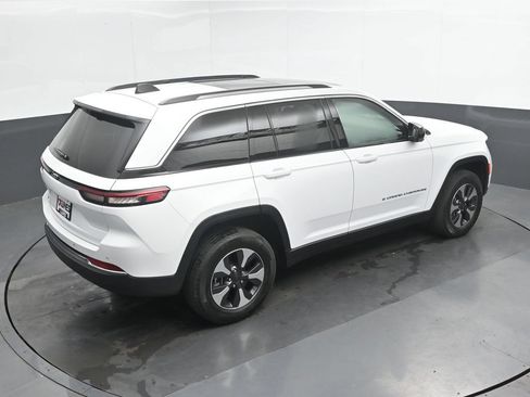 Used 2022 Jeep Grand Cherokee Limited 4xe w/ Luxury Tech Group II AWD/4WD image 30