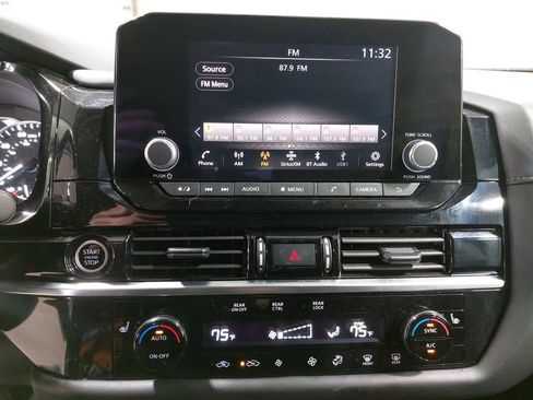 Used 2024 Nissan Pathfinder SV w/ Lighting Package (N92) image 19