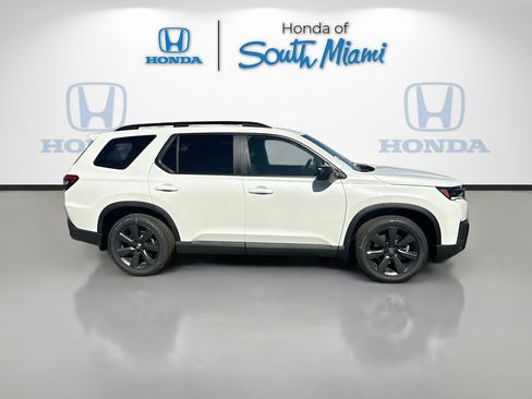 New 2026 Honda Pilot Sport image 8