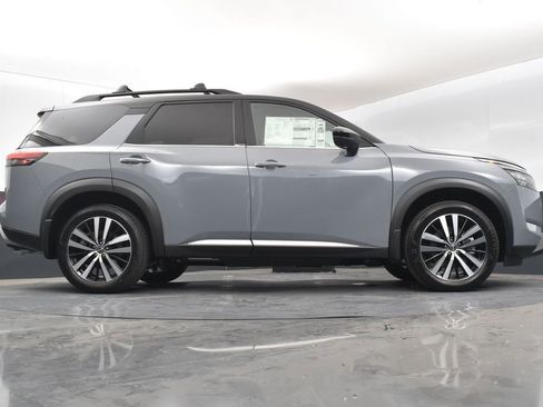New 2025 Nissan Pathfinder Platinum w/ Cargo Package image 38