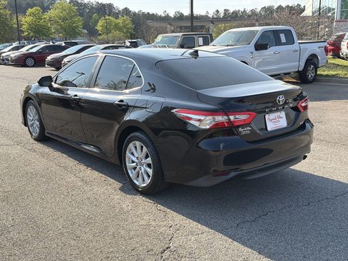Used 2019 Toyota Camry LE image 15
