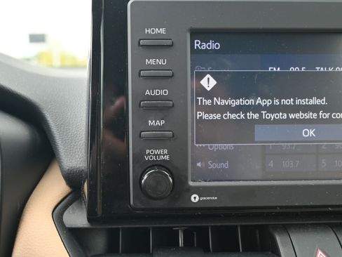 Used 2022 Toyota RAV4 XLE image 27