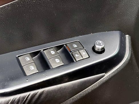 Used 2015 Toyota Highlander Plus AWD/4WD image 19