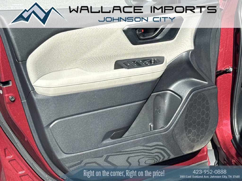 Used 2025 Subaru Forester AWD/4WD image 12