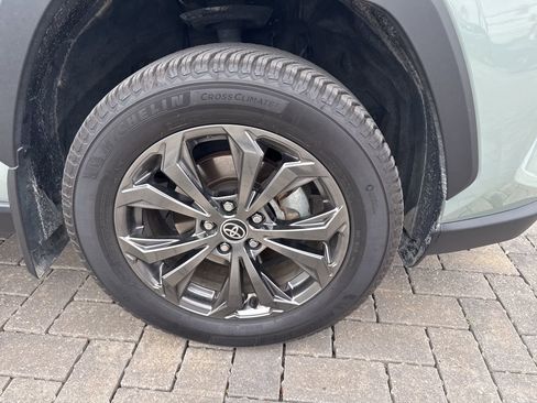 Used 2023 Toyota RAV4 XLE Premium image 9